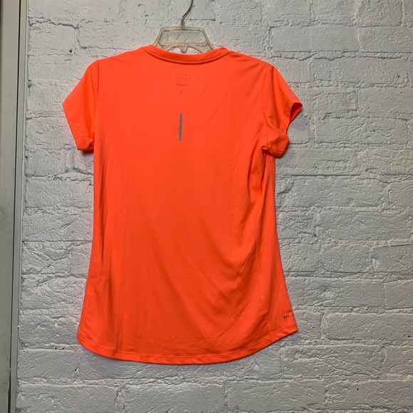 Nike dri-fit running shirt - Picture 2 of 3